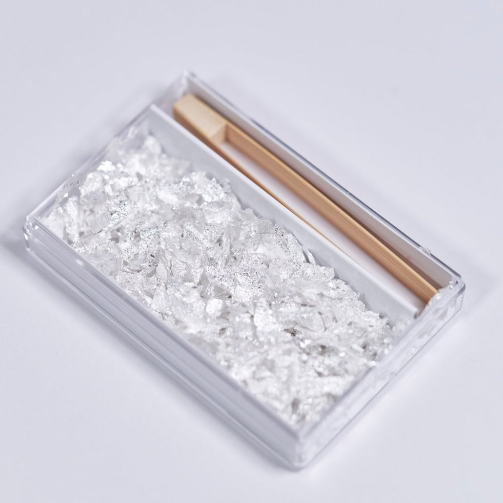 ORIGINAL ARTISAN GOLD Edible Leaf Flakes with Bamboo Tweezers
