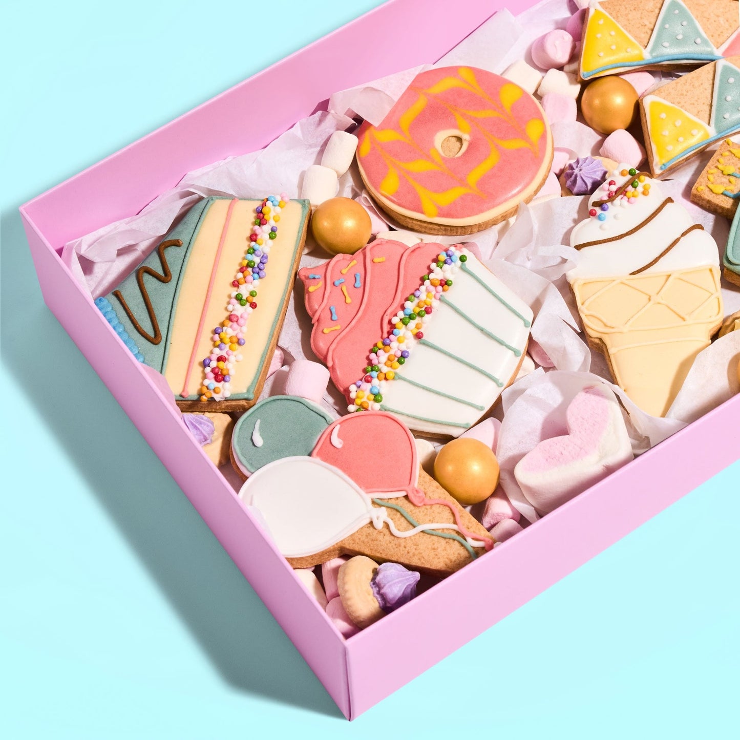 Lilac Deluxe Treat Boxes with Clear Lid