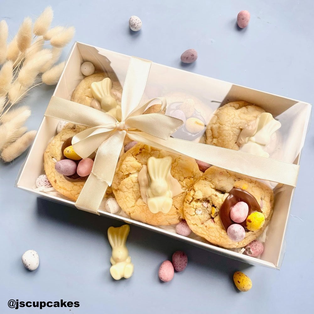 White Deluxe Treat Boxes with Clear Lid