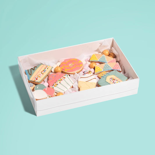 White Deluxe Treat Boxes with Clear Lid