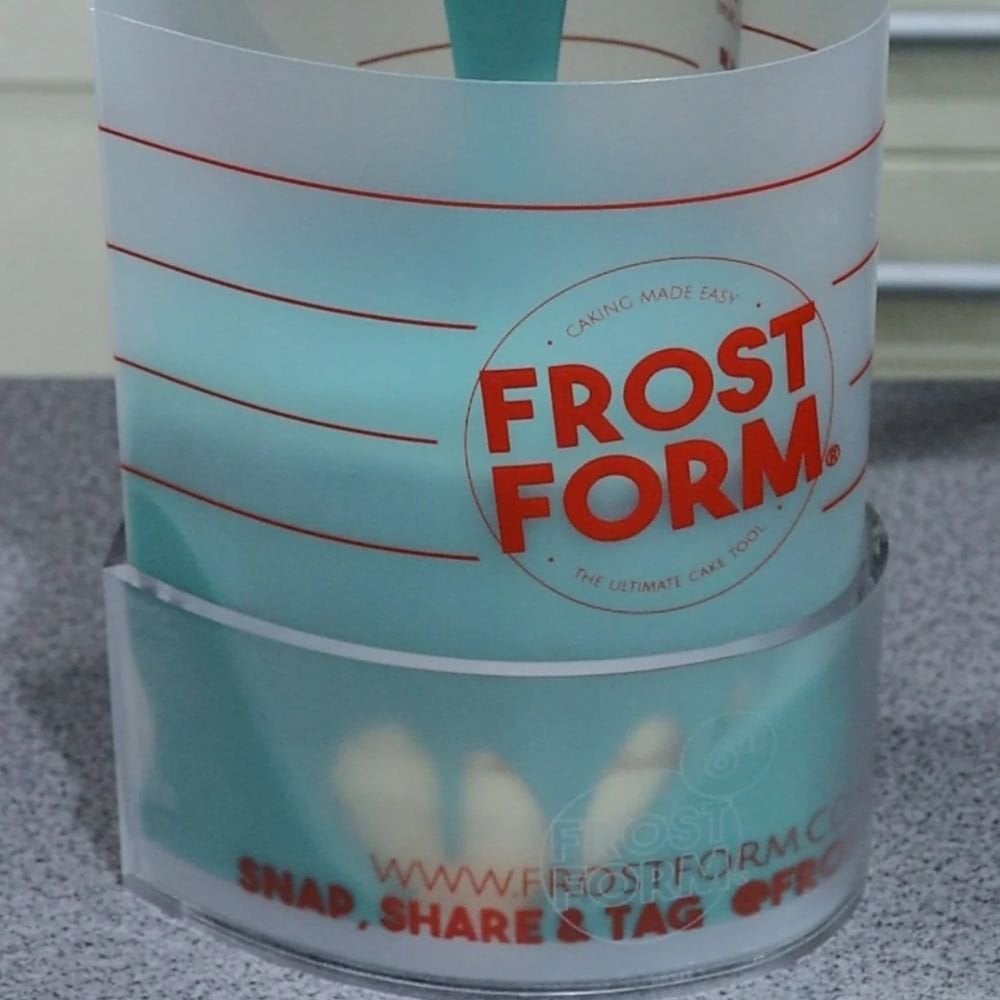 Frost Form Heart Frosting Kit